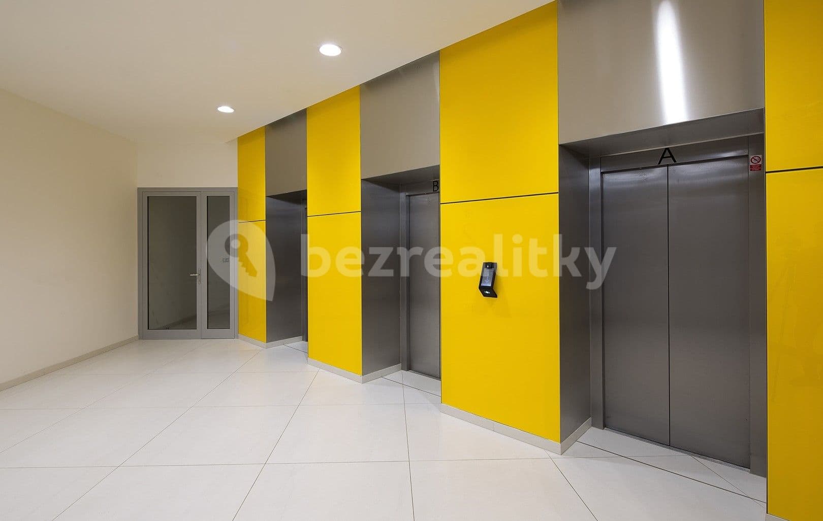 Pronájem bytu 2+1 42 m², Mukařovského, Praha, Praha Pronájem bytu 2+1 42 m², Mukařovského, Praha, Praha