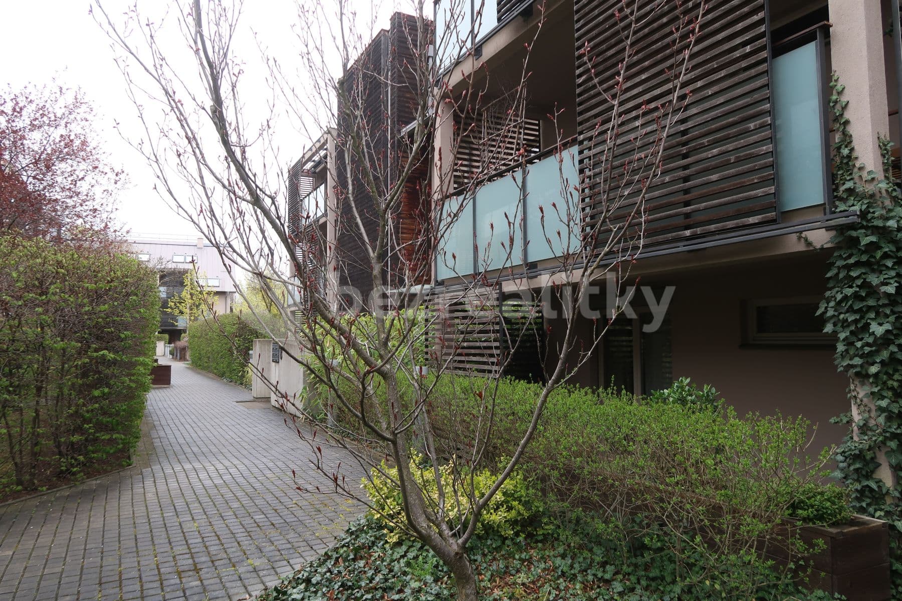 Pronájem bytu 2+kk 61 m², Mezilehlá, Praha, Praha Pronájem bytu 2+kk 61 m², Mezilehlá, Praha, Praha