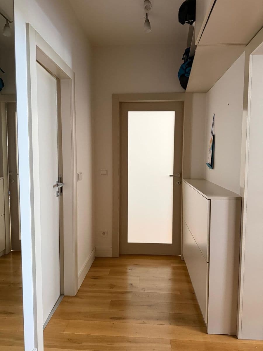 Pronájem bytu 2+kk 61 m², Mezilehlá, Praha, Praha Pronájem bytu 2+kk 61 m², Mezilehlá, Praha, Praha