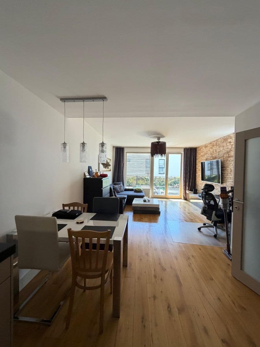 Pronájem bytu 2+kk 61 m², Mezilehlá, Praha, Praha Pronájem bytu 2+kk 61 m², Mezilehlá, Praha, Praha