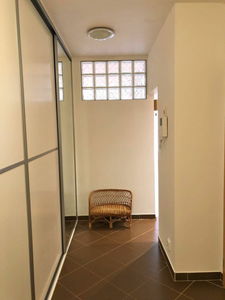 Pronájem bytu 1+kk 60 m², Devonská, Praha, Praha Pronájem bytu 1+kk 60 m², Devonská, Praha, Praha