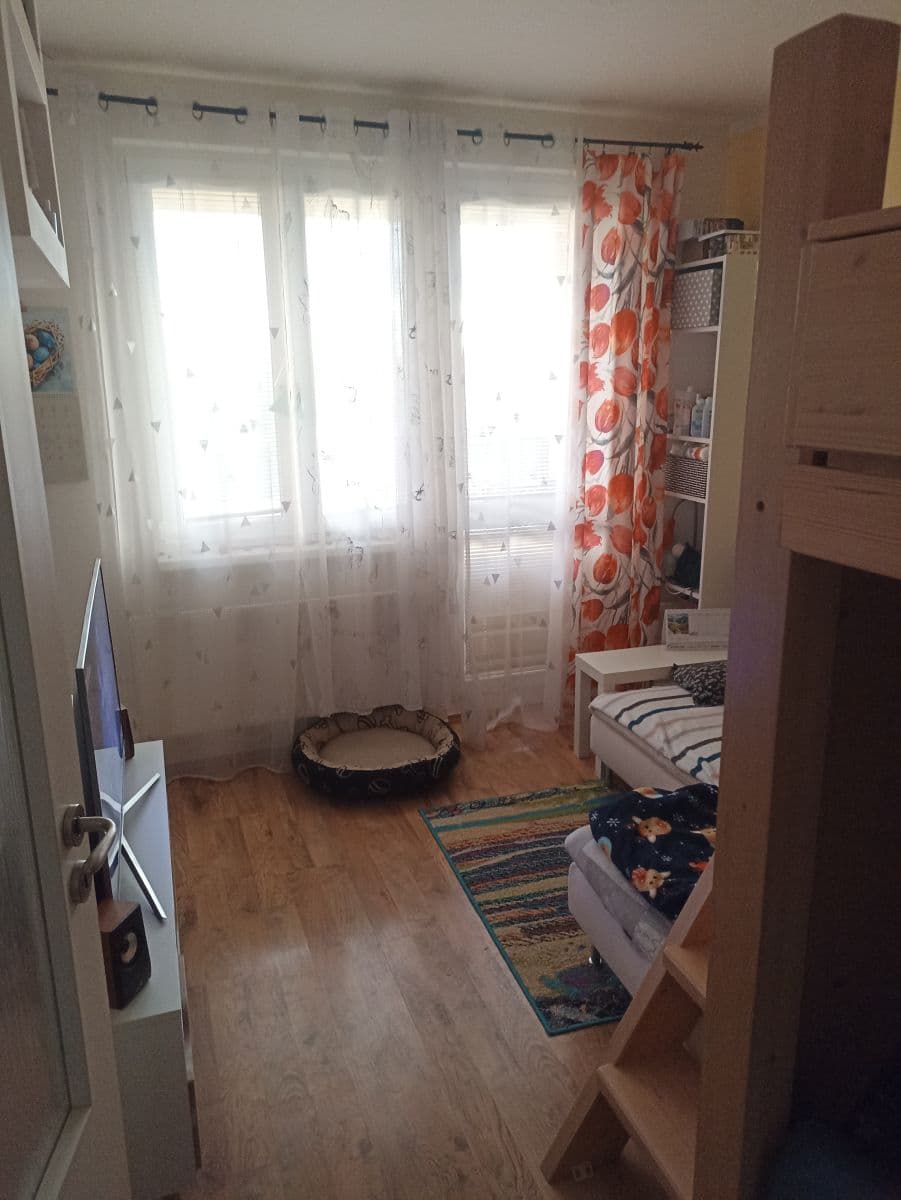 Pronájem bytu 1+kk 38 m², V Honech, Klecany, Středočeský kraj Pronájem bytu 1+kk 38 m², V Honech, Klecany, Středočeský kraj
