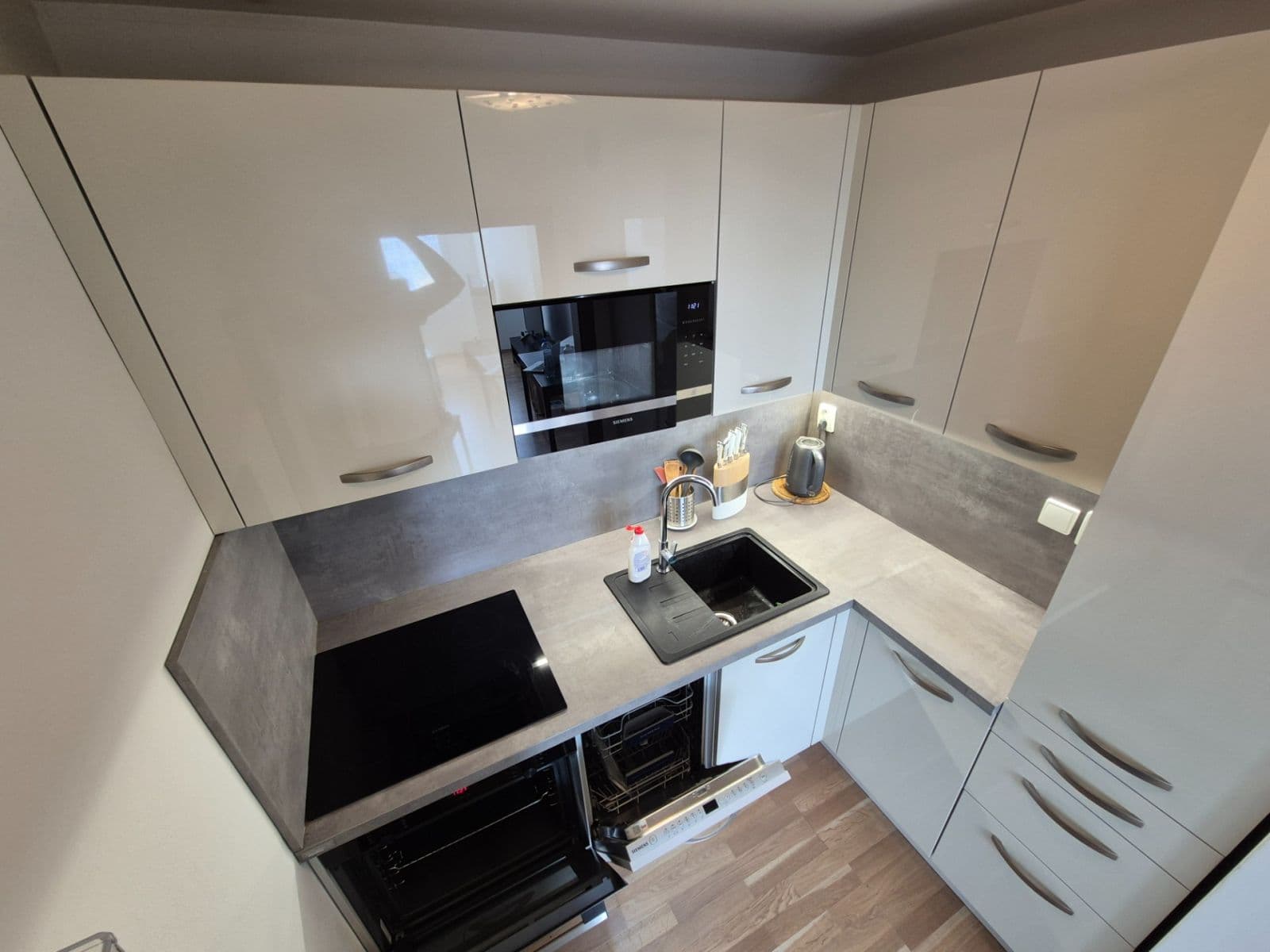 Pronájem bytu 2+kk 43 m², Strašnická, Praha, Praha Pronájem bytu 2+kk 43 m², Strašnická, Praha, Praha