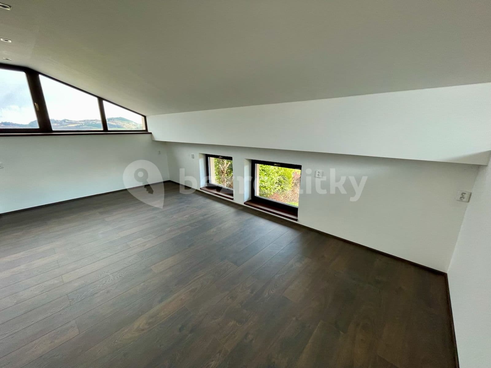 Pronájem bytu 2+kk 75 m², Na Výsluní, Králův Dvůr, Středočeský kraj Pronájem bytu 2+kk 75 m², Na Výsluní, Králův Dvůr, Středočeský kraj