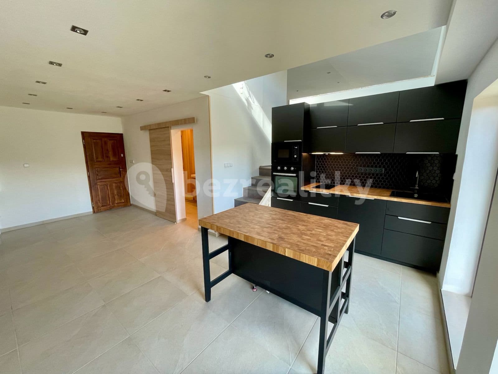 Pronájem bytu 2+kk 75 m², Na Výsluní, Králův Dvůr, Středočeský kraj Pronájem bytu 2+kk 75 m², Na Výsluní, Králův Dvůr, Středočeský kraj