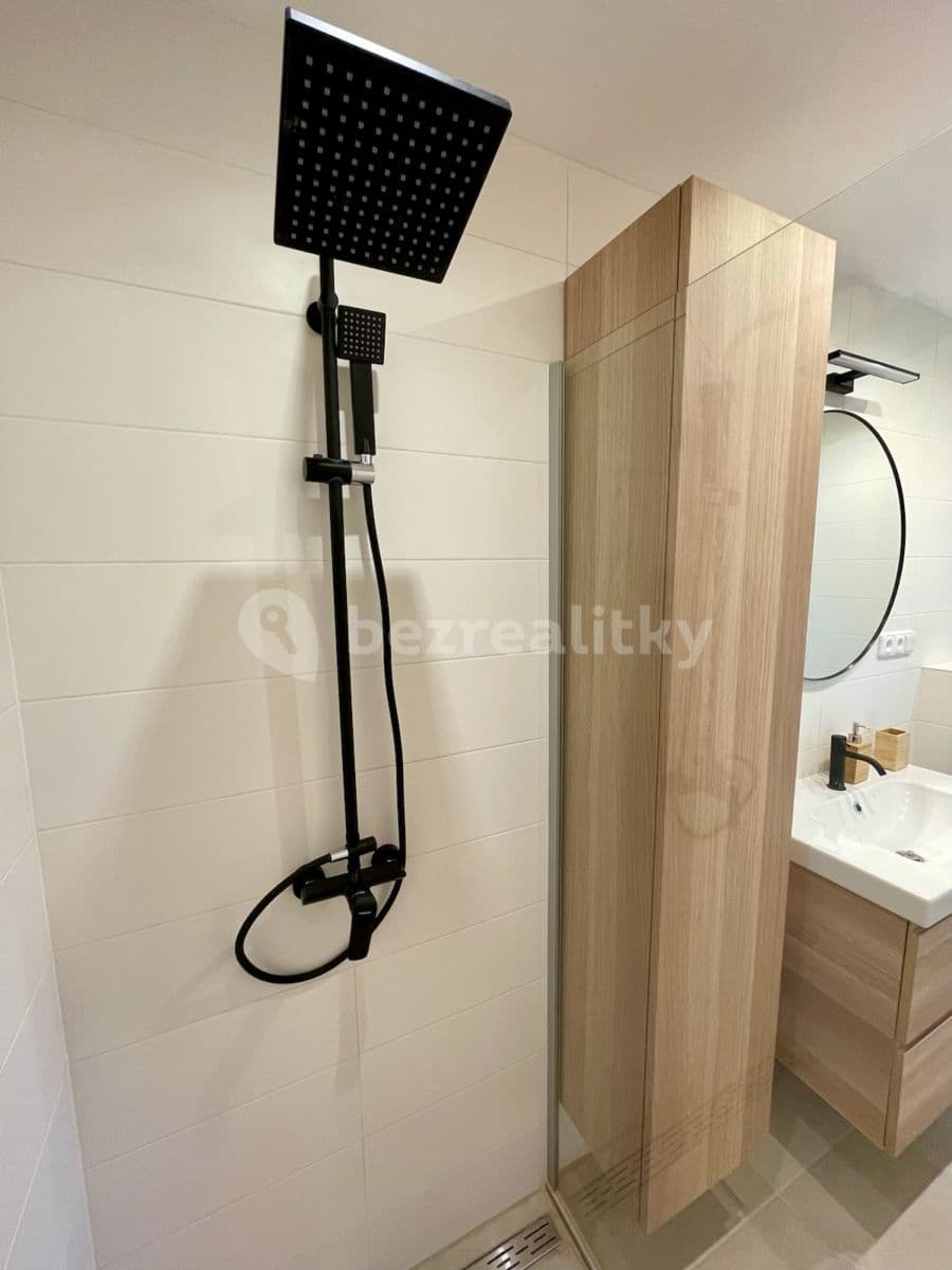 Pronájem bytu 2+kk 75 m², Na Výsluní, Králův Dvůr, Středočeský kraj Pronájem bytu 2+kk 75 m², Na Výsluní, Králův Dvůr, Středočeský kraj