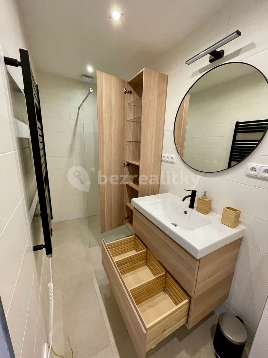 Pronájem bytu 2+kk 75 m², Na Výsluní, Králův Dvůr, Středočeský kraj Pronájem bytu 2+kk 75 m², Na Výsluní, Králův Dvůr, Středočeský kraj