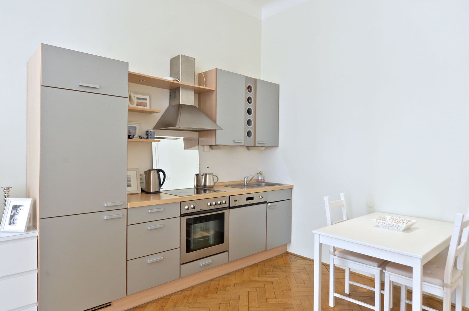 Pronájem bytu 2+kk 55 m², Varšavská, Praha, Praha Pronájem bytu 2+kk 55 m², Varšavská, Praha, Praha