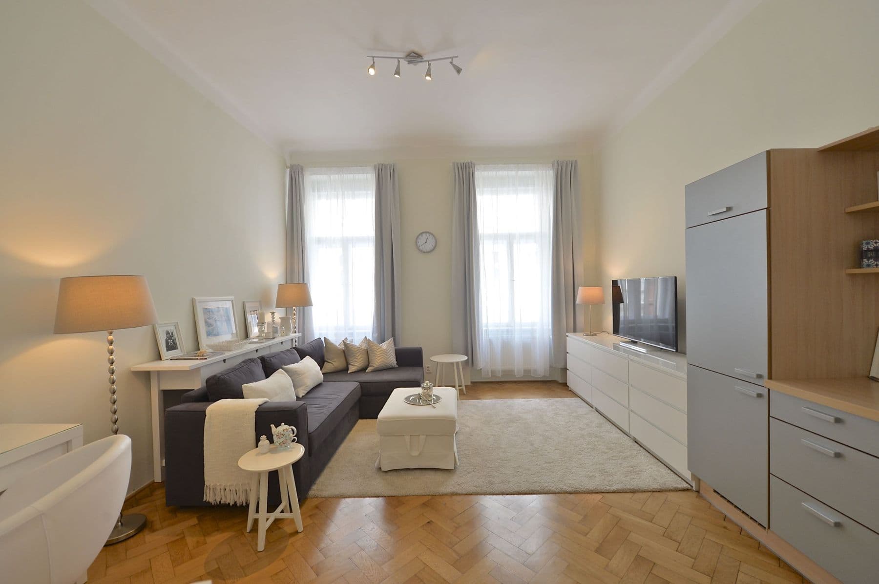 Pronájem bytu 2+kk 55 m², Varšavská, Praha, Praha Pronájem bytu 2+kk 55 m², Varšavská, Praha, Praha