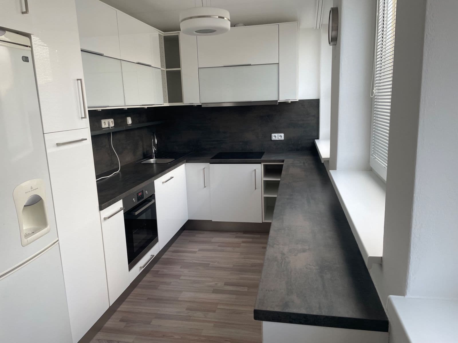 Pronájem bytu 3+kk 83 m², T. G. Masaryka, Horoměřice, Středočeský kraj Pronájem bytu 3+kk 83 m², T. G. Masaryka, Horoměřice, Středočeský kraj