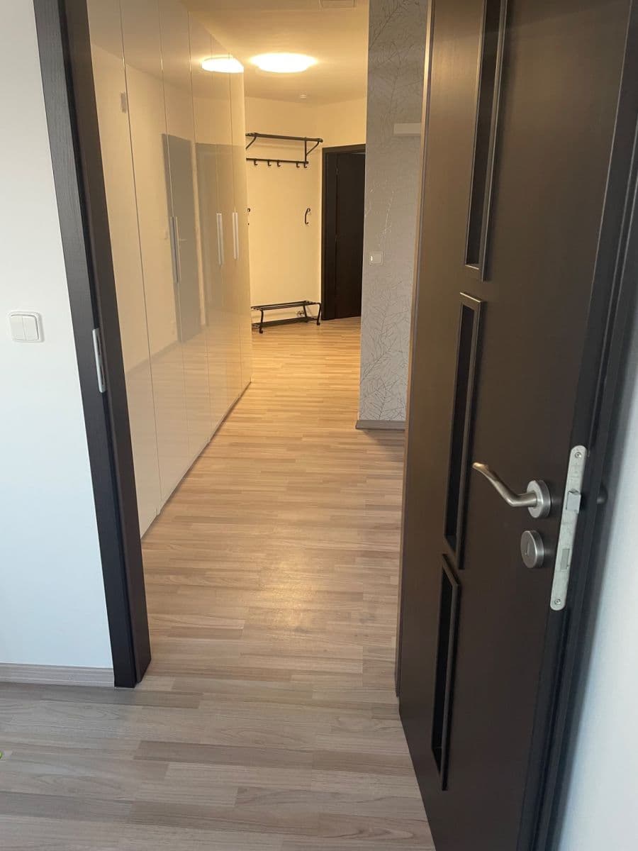 Pronájem bytu 3+kk 83 m², T. G. Masaryka, Horoměřice, Středočeský kraj Pronájem bytu 3+kk 83 m², T. G. Masaryka, Horoměřice, Středočeský kraj