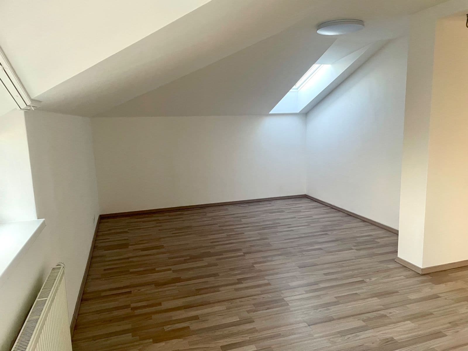 Pronájem bytu 3+kk 83 m², T. G. Masaryka, Horoměřice, Středočeský kraj Pronájem bytu 3+kk 83 m², T. G. Masaryka, Horoměřice, Středočeský kraj