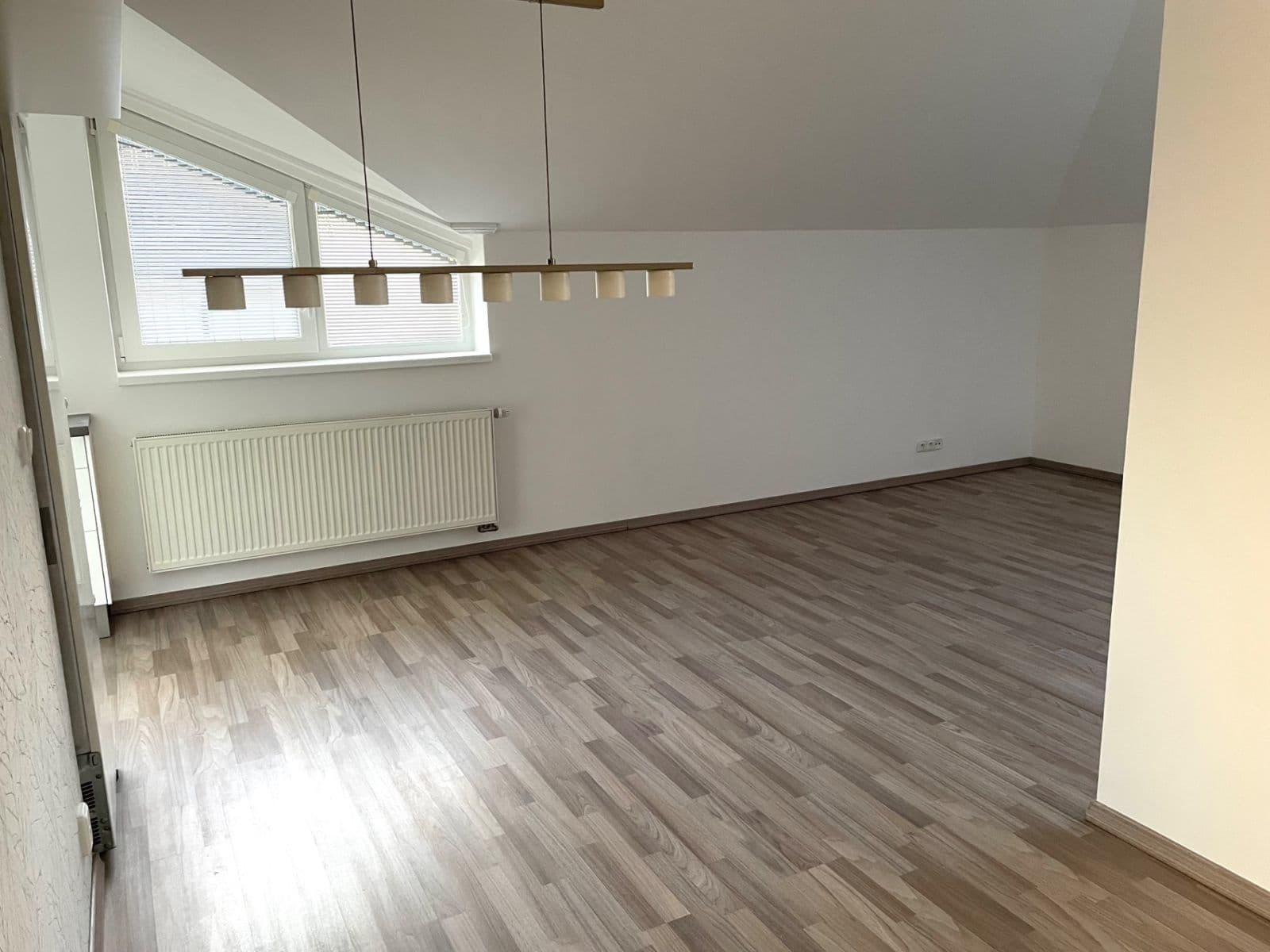 Pronájem bytu 3+kk 83 m², T. G. Masaryka, Horoměřice, Středočeský kraj Pronájem bytu 3+kk 83 m², T. G. Masaryka, Horoměřice, Středočeský kraj