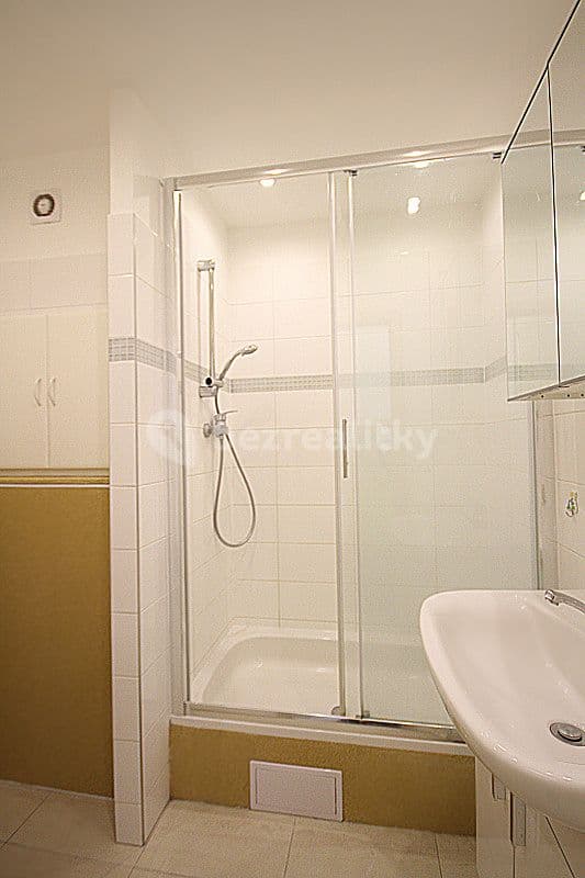 Pronájem bytu 2+kk 40 m², Čs. armády, Kladno, Středočeský kraj Pronájem bytu 2+kk 40 m², Čs. armády, Kladno, Středočeský kraj