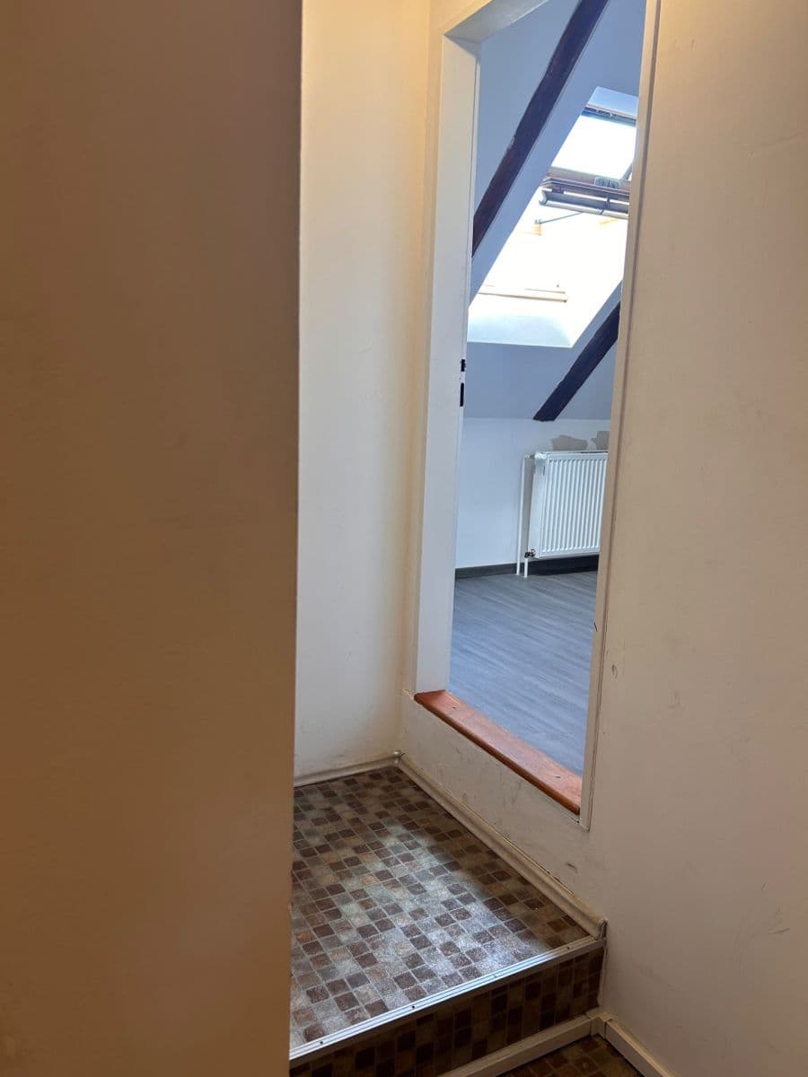 Pronájem bytu Garsoniéra 21 m², Slivenecká, Ořech, Středočeský kraj Pronájem bytu Garsoniéra 21 m², Slivenecká, Ořech, Středočeský kraj