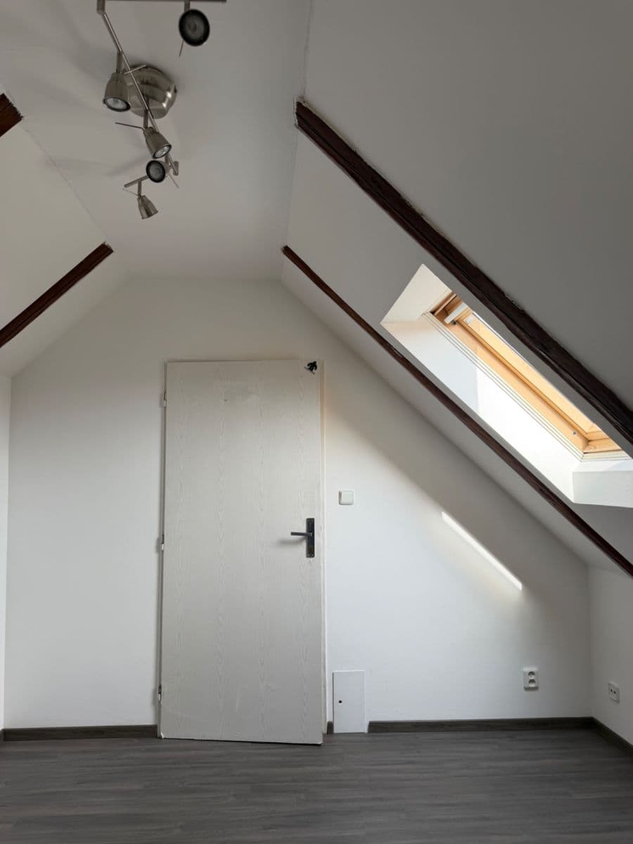 Pronájem bytu Garsoniéra 21 m², Slivenecká, Ořech, Středočeský kraj Pronájem bytu Garsoniéra 21 m², Slivenecká, Ořech, Středočeský kraj