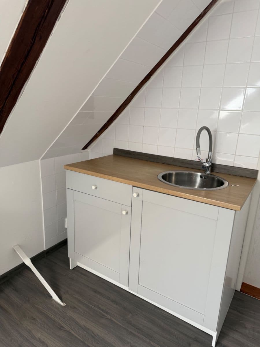 Pronájem bytu Garsoniéra 21 m², Slivenecká, Ořech, Středočeský kraj Pronájem bytu Garsoniéra 21 m², Slivenecká, Ořech, Středočeský kraj