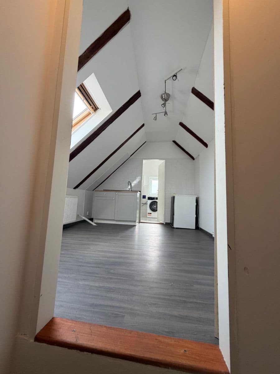 Pronájem bytu Garsoniéra 21 m², Slivenecká, Ořech, Středočeský kraj Pronájem bytu Garsoniéra 21 m², Slivenecká, Ořech, Středočeský kraj