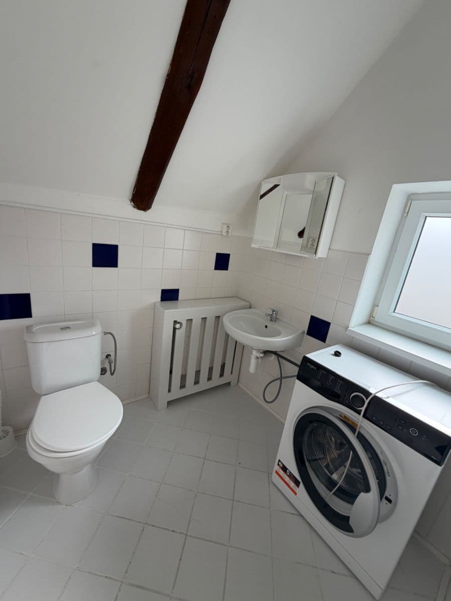 Pronájem bytu Garsoniéra 21 m², Slivenecká, Ořech, Středočeský kraj Pronájem bytu Garsoniéra 21 m², Slivenecká, Ořech, Středočeský kraj