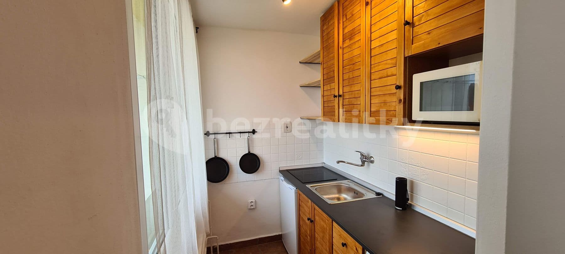 Pronájem bytu 1+kk 34 m², Bělehradská, Pardubice, Pardubický kraj Pronájem bytu 1+kk 34 m², Bělehradská, Pardubice, Pardubický kraj