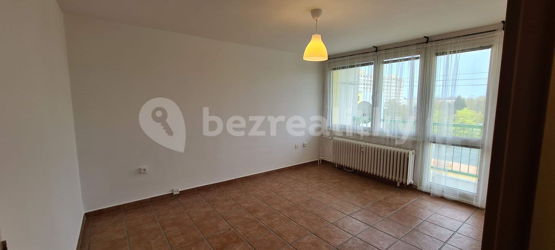 Pronájem bytu 1+kk 34 m², Bělehradská, Pardubice, Pardubický kraj Pronájem bytu 1+kk 34 m², Bělehradská, Pardubice, Pardubický kraj