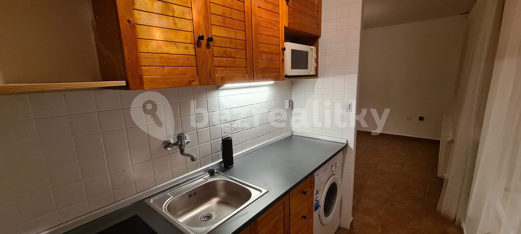 Pronájem bytu 1+kk 34 m², Bělehradská, Pardubice, Pardubický kraj Pronájem bytu 1+kk 34 m², Bělehradská, Pardubice, Pardubický kraj