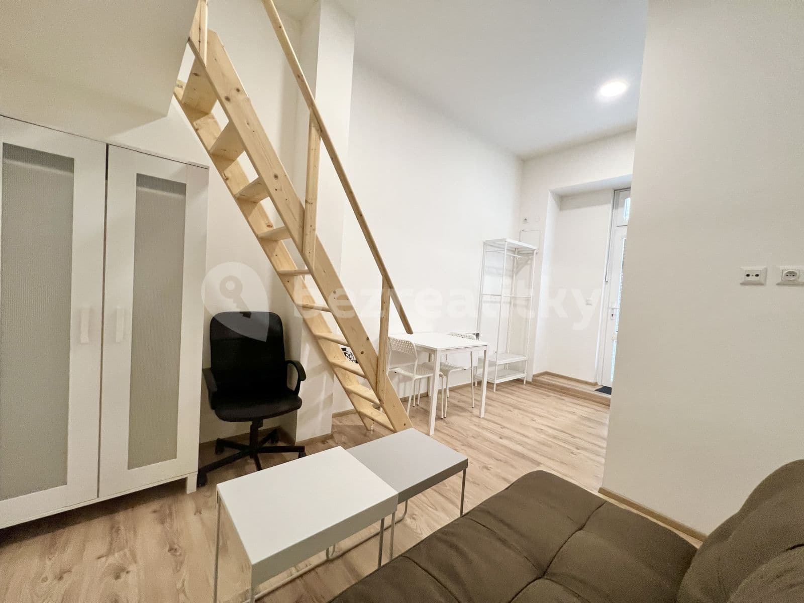 Pronájem bytu 1+kk 23 m², Hybešova, Brno, Jihomoravský kraj Pronájem bytu 1+kk 23 m², Hybešova, Brno, Jihomoravský kraj