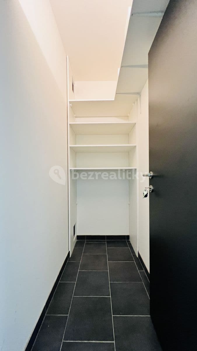 Pronájem bytu 1+kk 37 m², Pavla Beneše, Praha, Praha Pronájem bytu 1+kk 37 m², Pavla Beneše, Praha, Praha