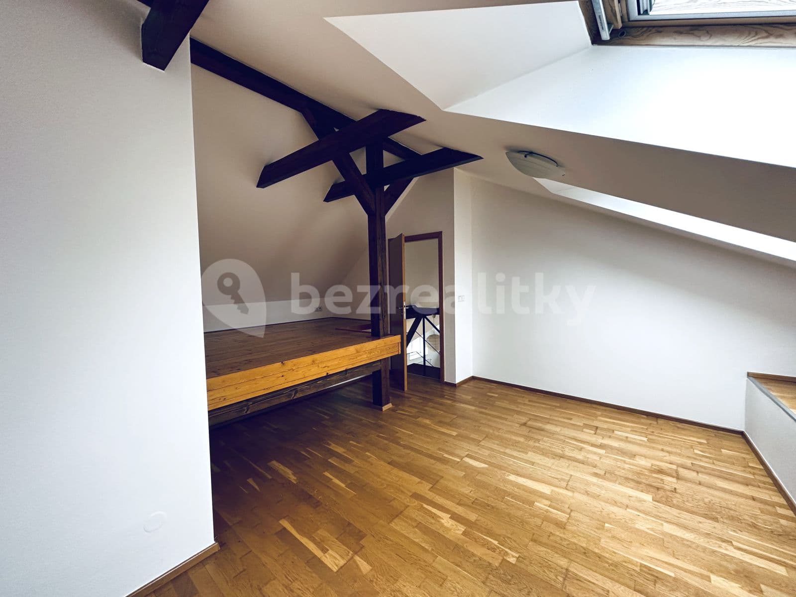 Pronájem bytu 3+kk 100 m², Nitranská, Praha, Praha Pronájem bytu 3+kk 100 m², Nitranská, Praha, Praha