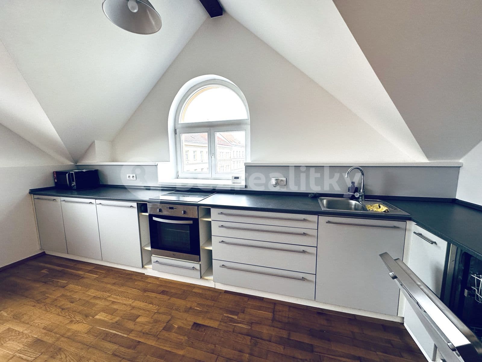 Pronájem bytu 3+kk 100 m², Nitranská, Praha, Praha Pronájem bytu 3+kk 100 m², Nitranská, Praha, Praha