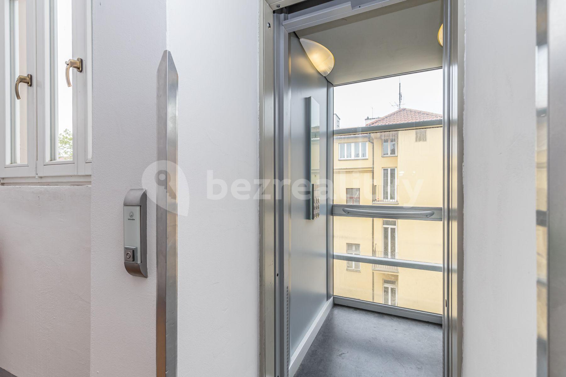 Prodej bytu 1+kk 34 m², Na Celné, Praha, Praha