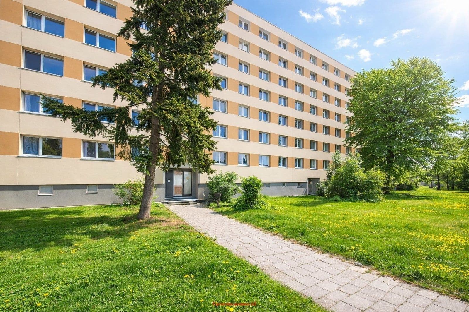 Pronájem bytu 1+kk 30 m², Slovenská, Karviná, Moravskoslezský kraj Pronájem bytu 1+kk 30 m², Slovenská, Karviná, Moravskoslezský kraj