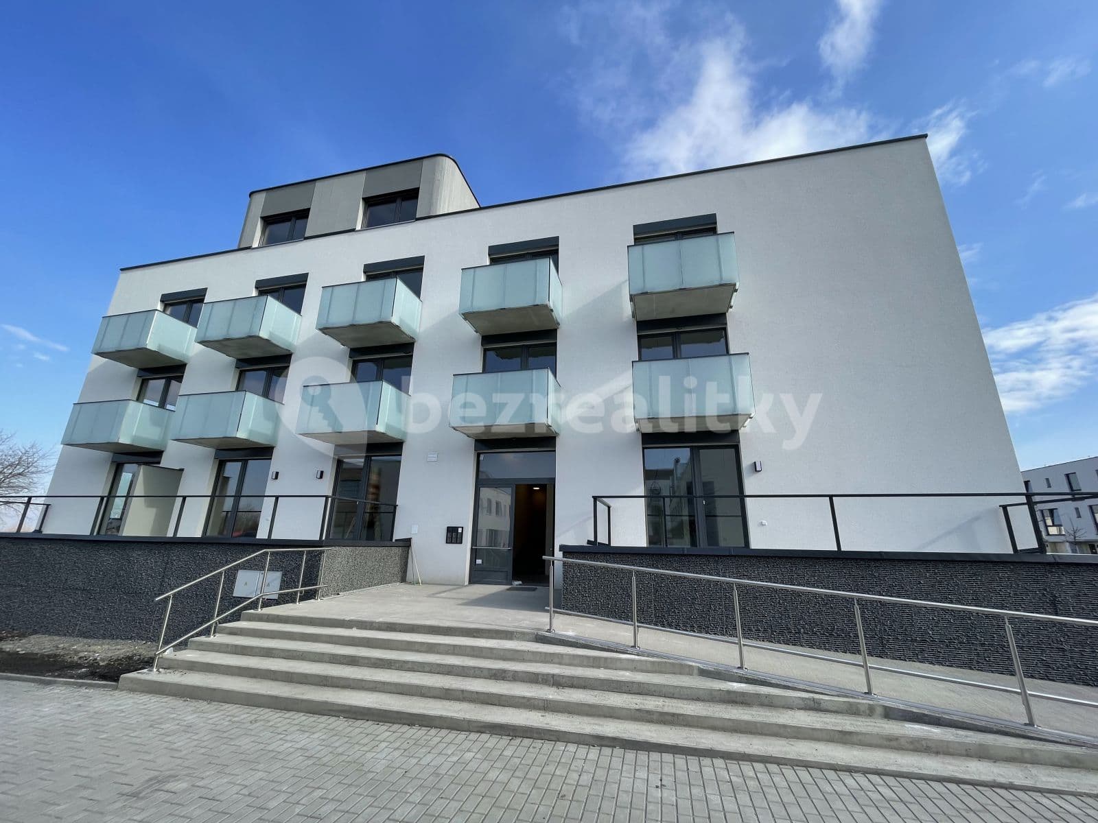 Pronájem bytu 1+kk 30 m², Křižanská, Praha, Praha Pronájem bytu 1+kk 30 m², Křižanská, Praha, Praha