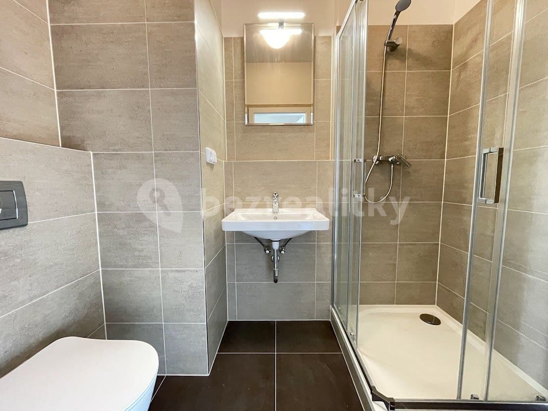 Pronájem bytu 1+kk 30 m², Křižanská, Praha, Praha Pronájem bytu 1+kk 30 m², Křižanská, Praha, Praha