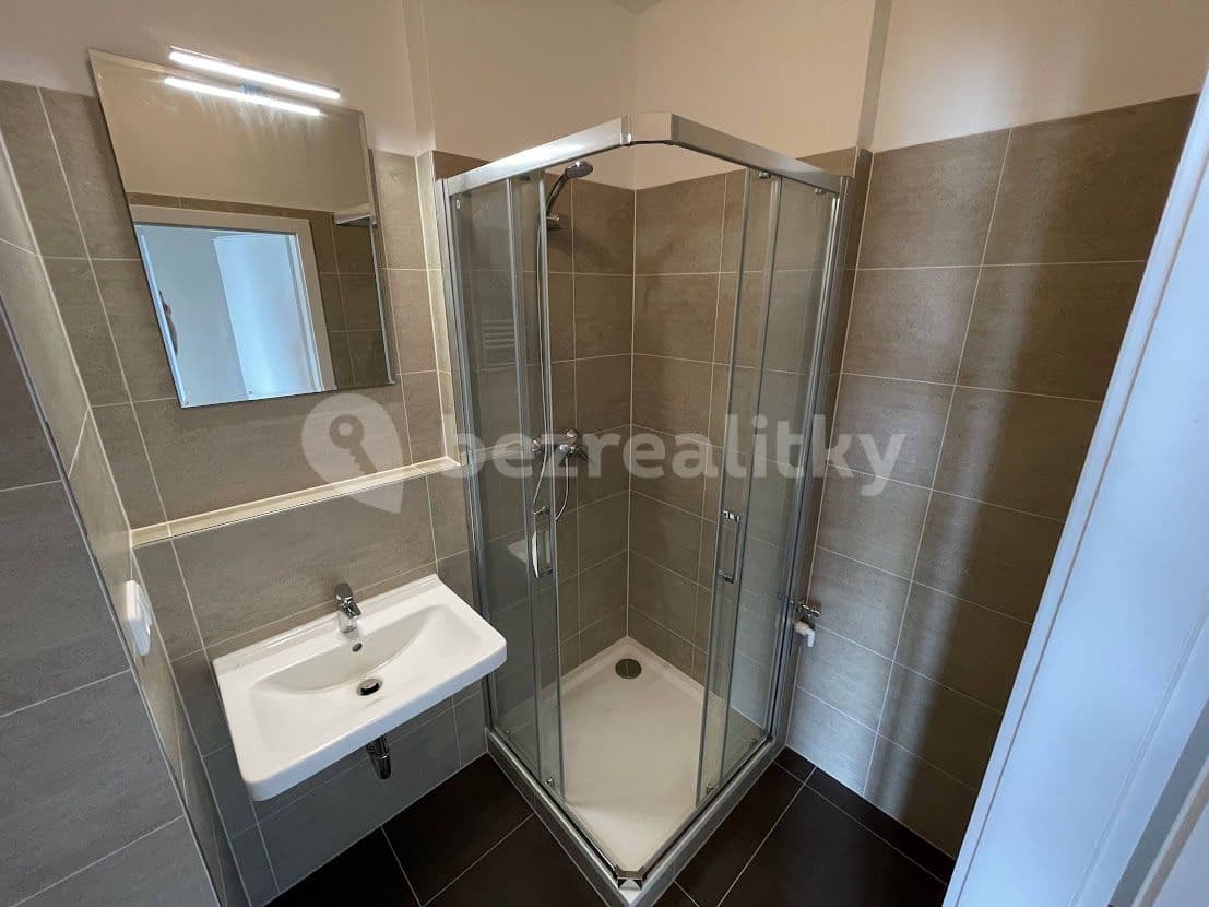 Pronájem bytu 1+kk 30 m², Křižanská, Praha, Praha Pronájem bytu 1+kk 30 m², Křižanská, Praha, Praha