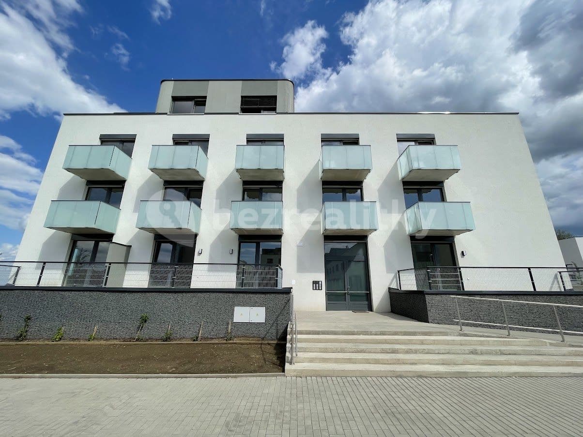 Pronájem bytu 1+kk 30 m², Křižanská, Praha, Praha Pronájem bytu 1+kk 30 m², Křižanská, Praha, Praha