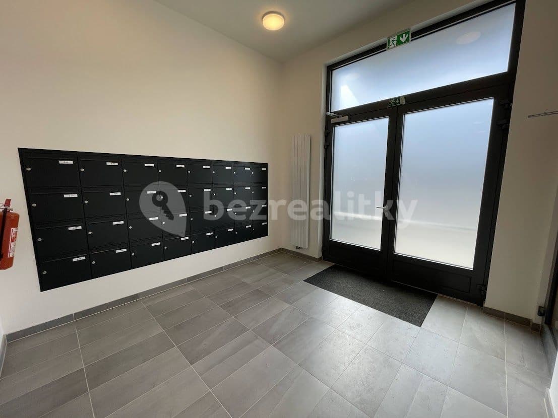 Pronájem bytu 1+kk 30 m², Křižanská, Praha, Praha Pronájem bytu 1+kk 30 m², Křižanská, Praha, Praha