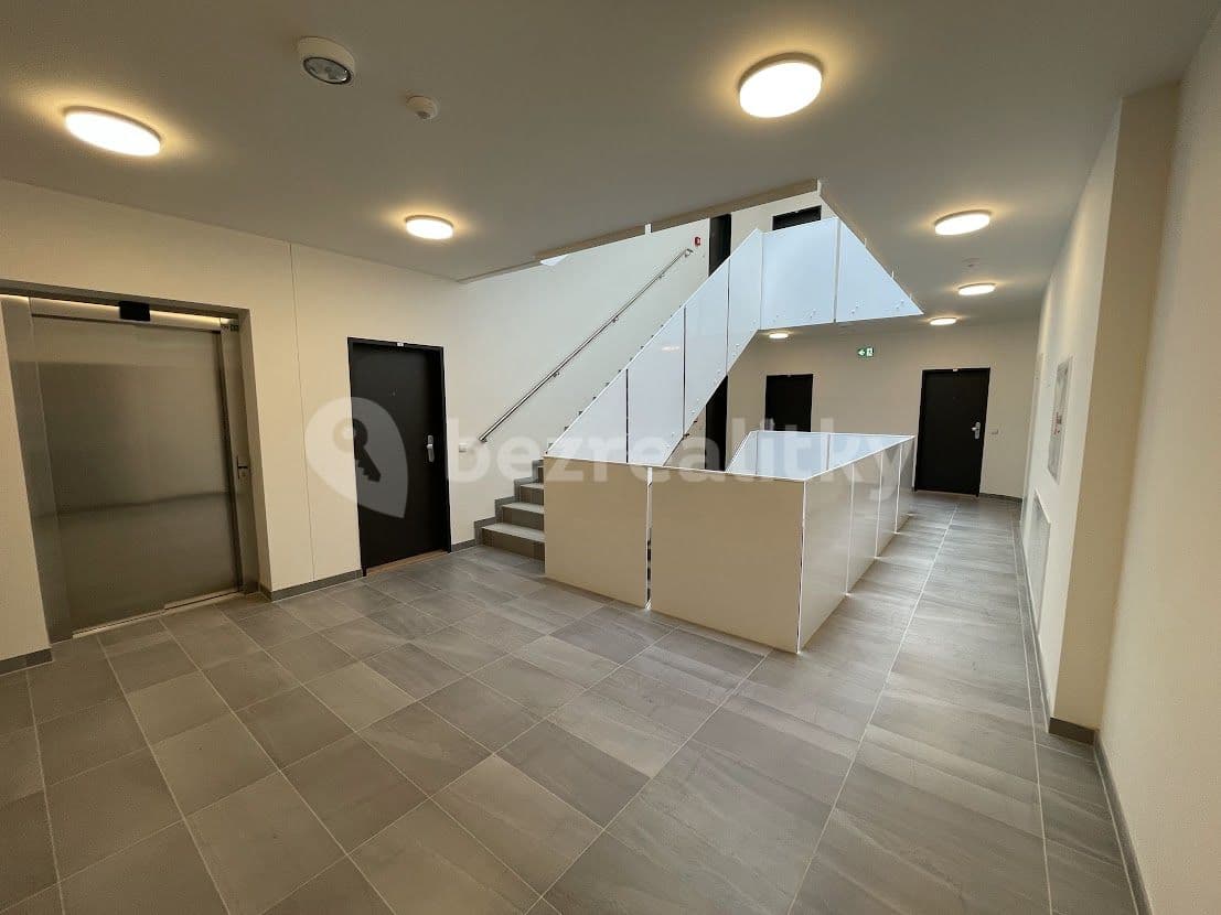 Pronájem bytu 1+kk 30 m², Křižanská, Praha, Praha Pronájem bytu 1+kk 30 m², Křižanská, Praha, Praha