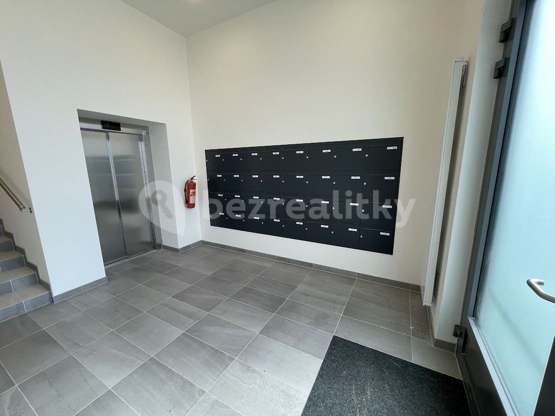 Pronájem bytu 1+kk 30 m², Křižanská, Praha, Praha Pronájem bytu 1+kk 30 m², Křižanská, Praha, Praha