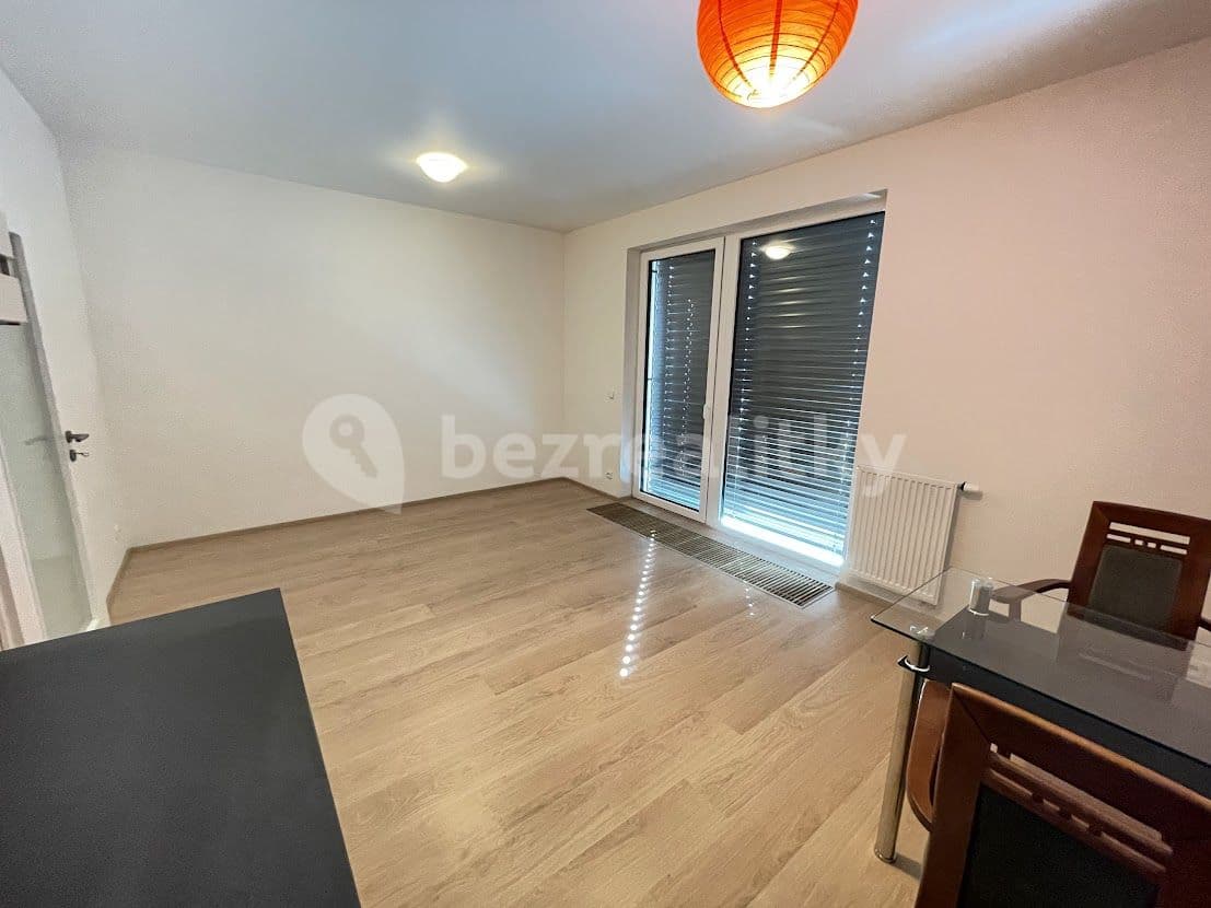 Pronájem bytu 1+kk 30 m², Křižanská, Praha, Praha Pronájem bytu 1+kk 30 m², Křižanská, Praha, Praha