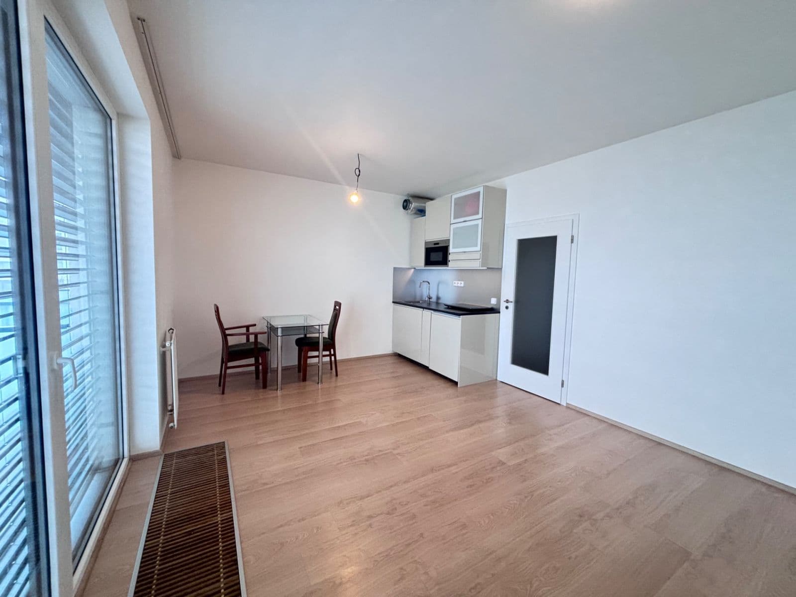 Pronájem bytu 1+kk 30 m², Křižanská, Praha, Praha Pronájem bytu 1+kk 30 m², Křižanská, Praha, Praha