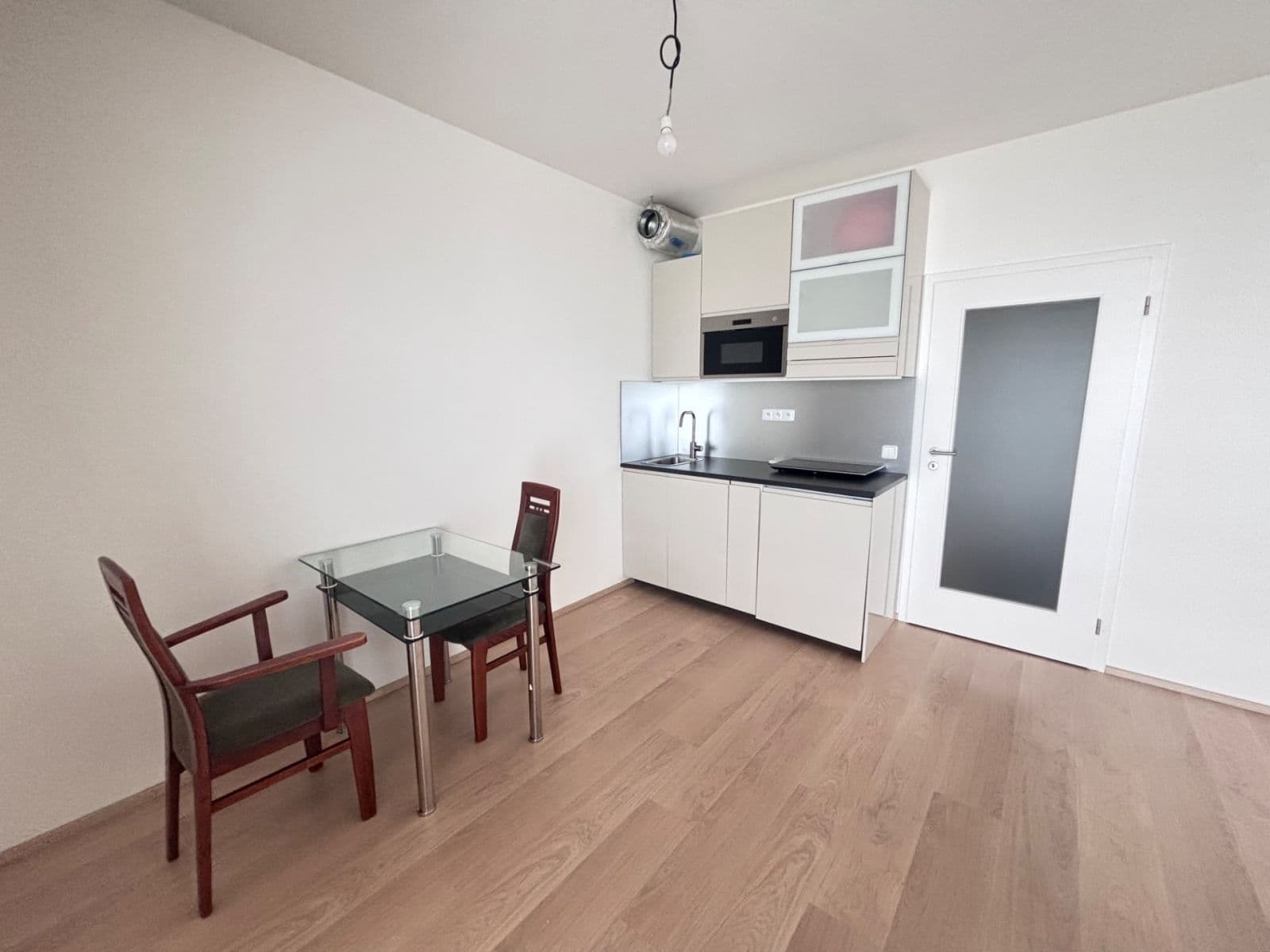 Pronájem bytu 1+kk 30 m², Křižanská, Praha, Praha Pronájem bytu 1+kk 30 m², Křižanská, Praha, Praha