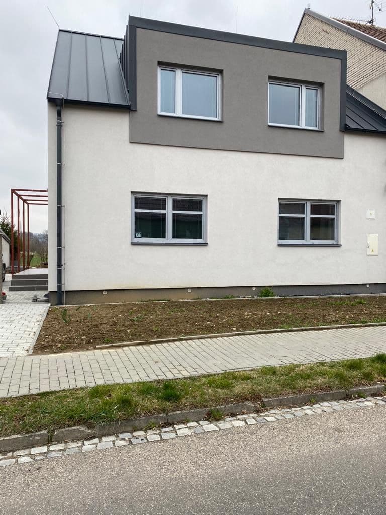 Pronájem bytu 1+kk 25 m², Zámostí, Uherské Hradiště, Zlínský kraj Pronájem bytu 1+kk 25 m², Zámostí, Uherské Hradiště, Zlínský kraj