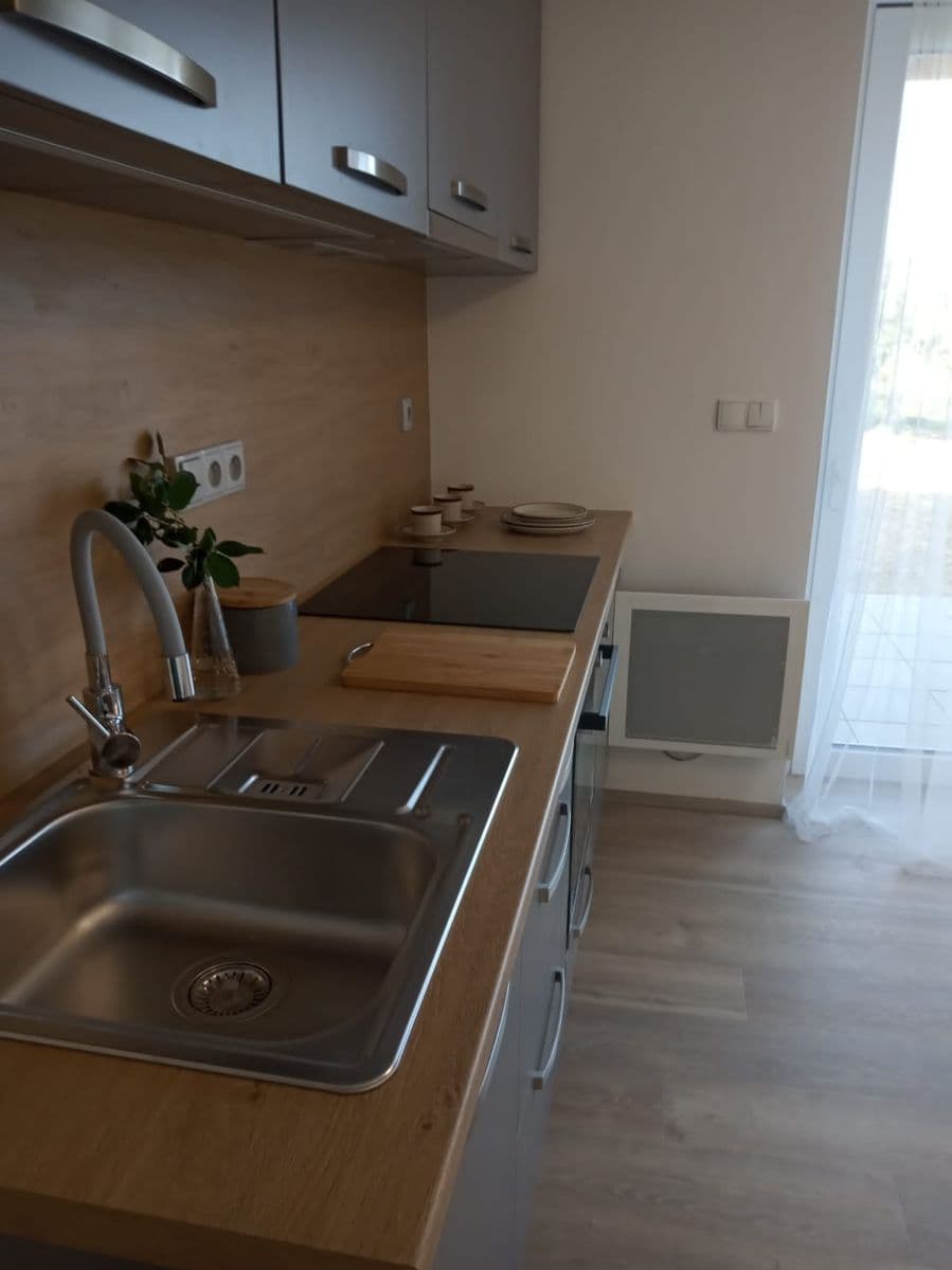 Pronájem bytu 1+kk 25 m², Zámostí, Uherské Hradiště, Zlínský kraj Pronájem bytu 1+kk 25 m², Zámostí, Uherské Hradiště, Zlínský kraj