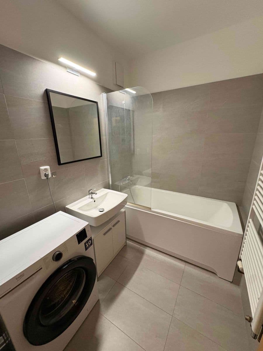 Pronájem bytu 2+kk 46 m², Hnězdenská, Praha, Praha Pronájem bytu 2+kk 46 m², Hnězdenská, Praha, Praha