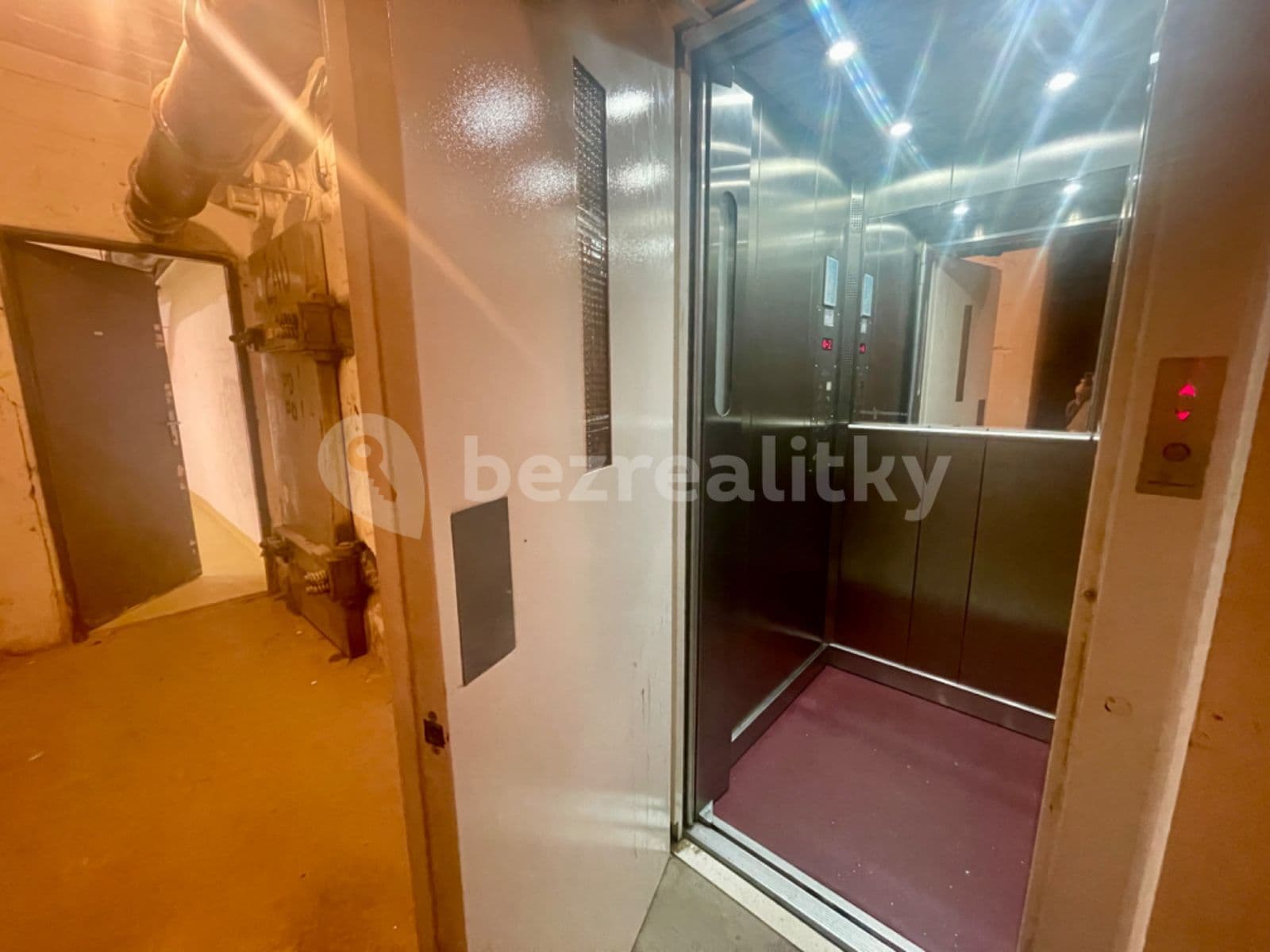 Pronájem nebytového prostoru 45 m², Za Hládkovem, Praha, Praha Pronájem nebytového prostoru 45 m², Za Hládkovem, Praha, Praha