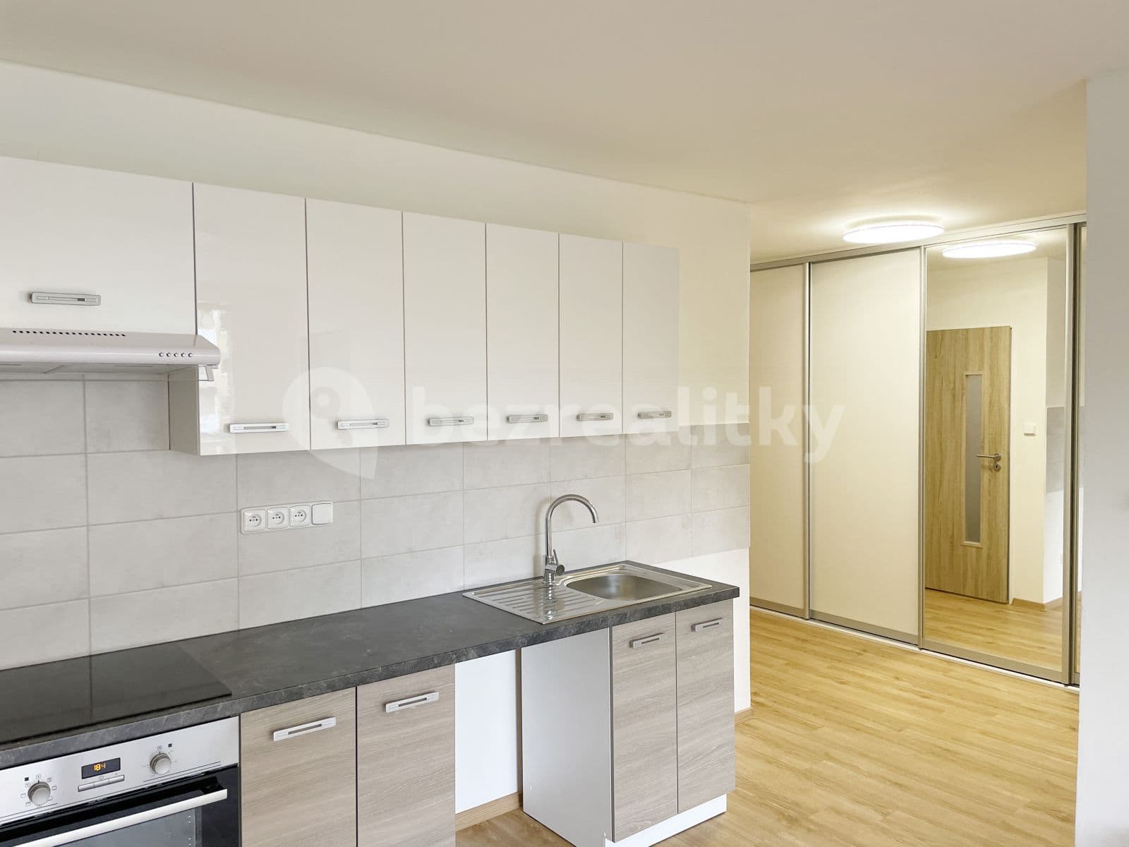 Pronájem bytu 2+kk 40 m², Bělehradská, Most, Ústecký kraj Pronájem bytu 2+kk 40 m², Bělehradská, Most, Ústecký kraj
