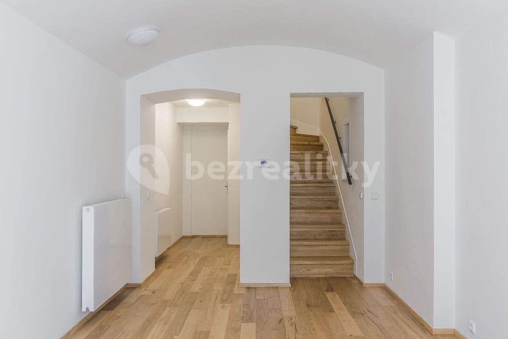 Pronájem bytu 2+kk 49 m², Charkovská, Praha, Praha Pronájem bytu 2+kk 49 m², Charkovská, Praha, Praha