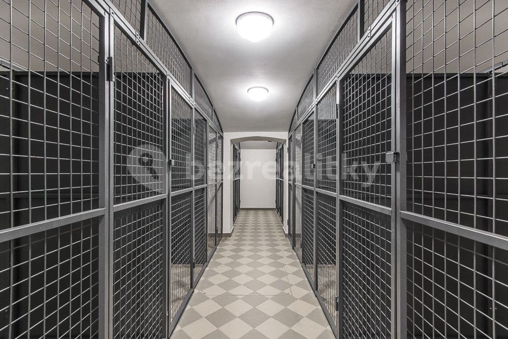 Pronájem bytu 2+kk 49 m², Charkovská, Praha, Praha Pronájem bytu 2+kk 49 m², Charkovská, Praha, Praha