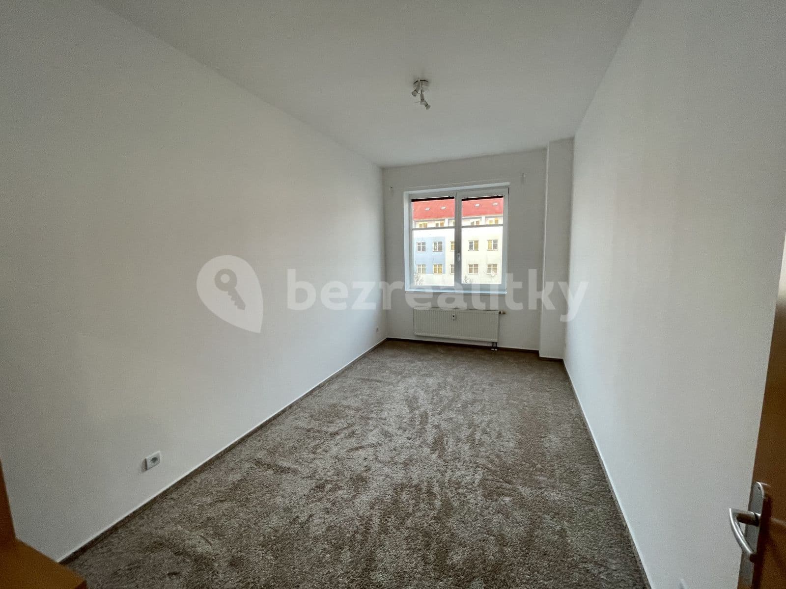 Pronájem bytu 2+kk 64 m², Topolová, Milovice, Středočeský kraj Pronájem bytu 2+kk 64 m², Topolová, Milovice, Středočeský kraj
